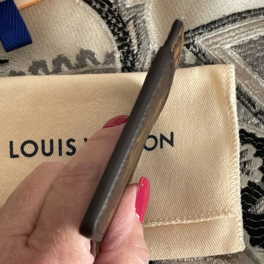 AUTHENTIC LOUIS VUITTON REVERSE CARD HOLDER‎